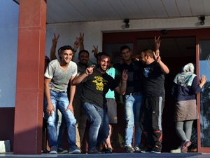 Ayvalık'ta 20 Suriyeli kaçak yakalandı