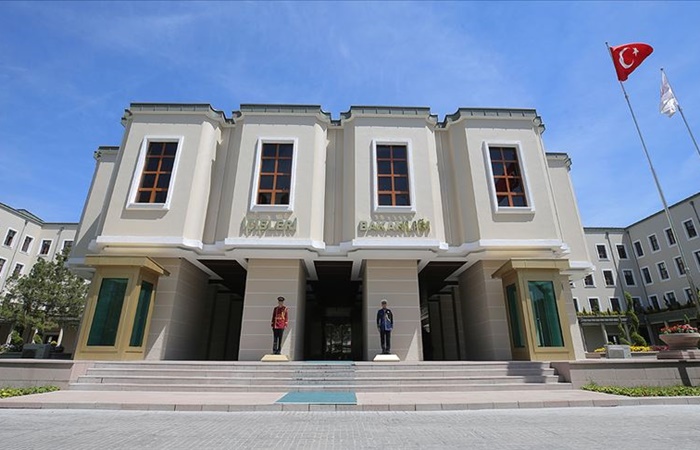 İçişleri: Cumhuriyet Bayramı, pandemi koşullarına uygun olarak ülke genelinde coşkuyla kutlanacak.