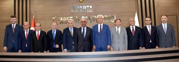 Isparta TSO Başkan ve yöneticileri kiracılarına indirim yaptı