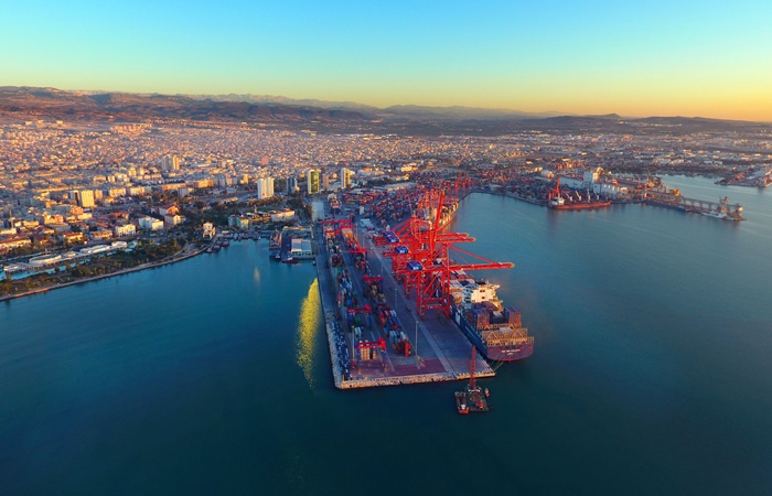 Akdeniz'in iki büyük limanı Lübnan ın yükünü bekliyor